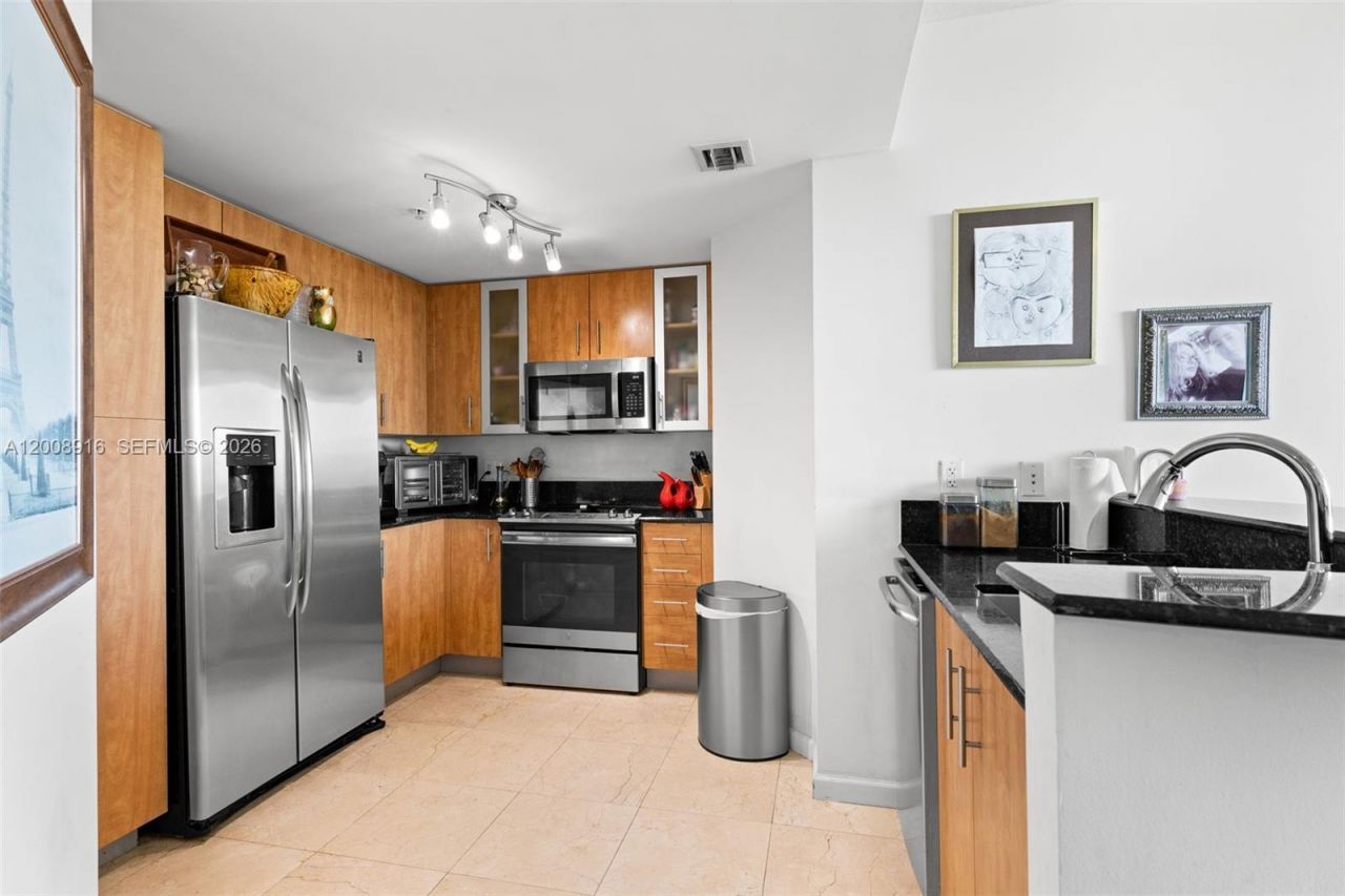 7910 Harbor Island Dr , Unit 402, North Bay Village, FL 33141 Photo