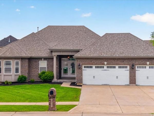 1020 Morgan Meadow Drive, Wentzville, MO 63385