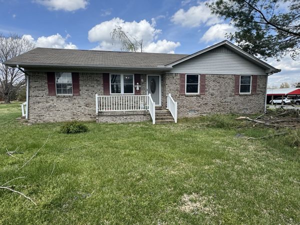 1356 Old Hwy 52 , Lafayette, TN 37083