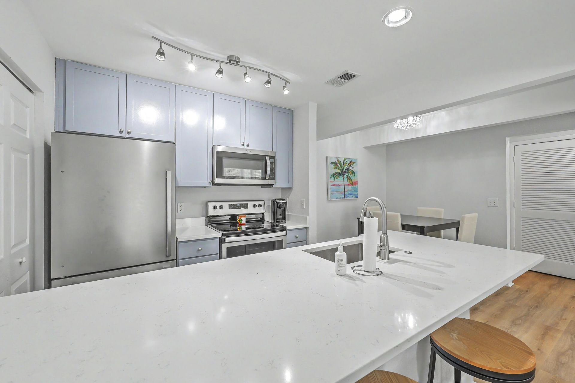 271 Alexandra Drive Photo 12