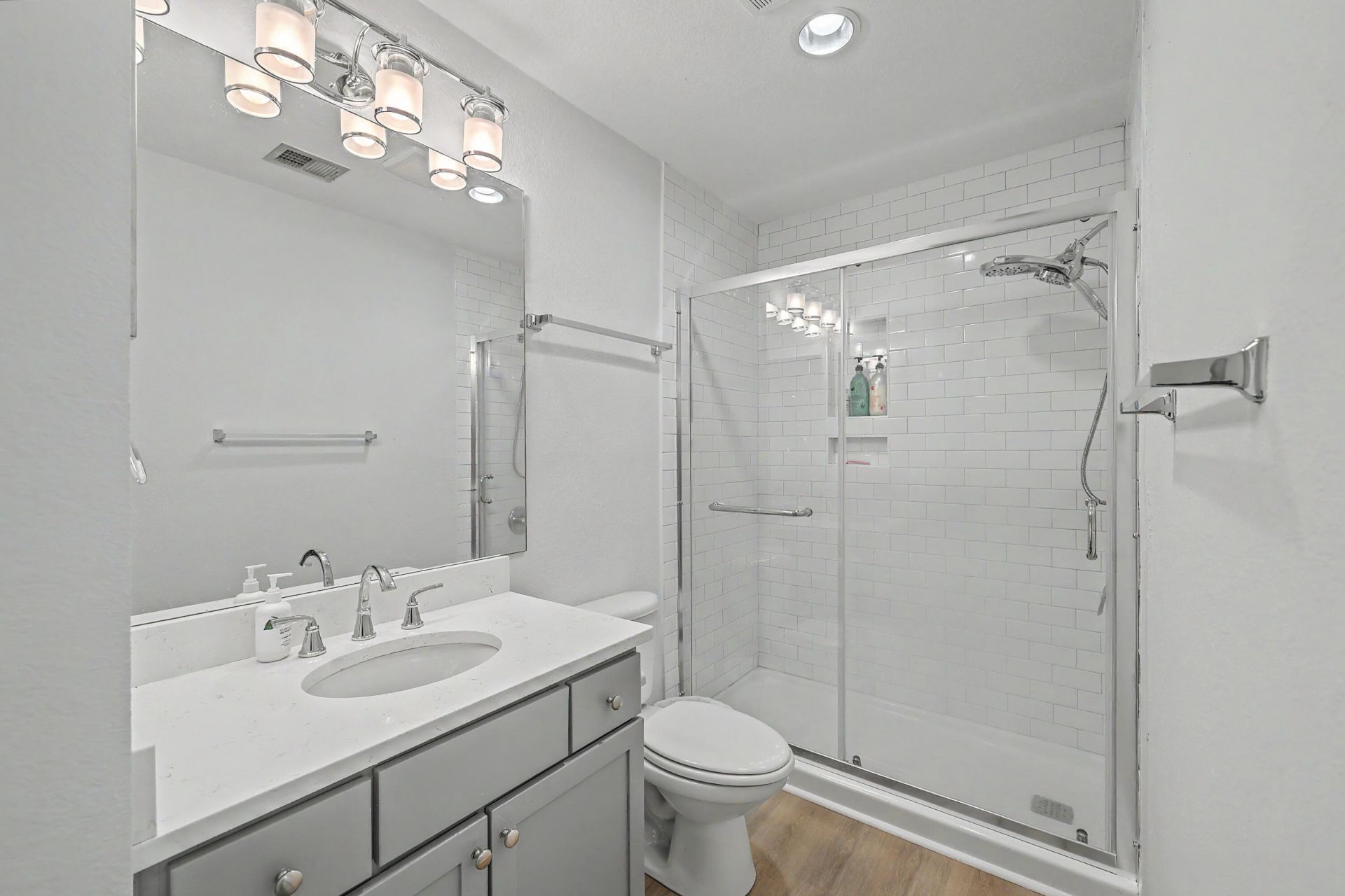 271 Alexandra Drive Photo 19