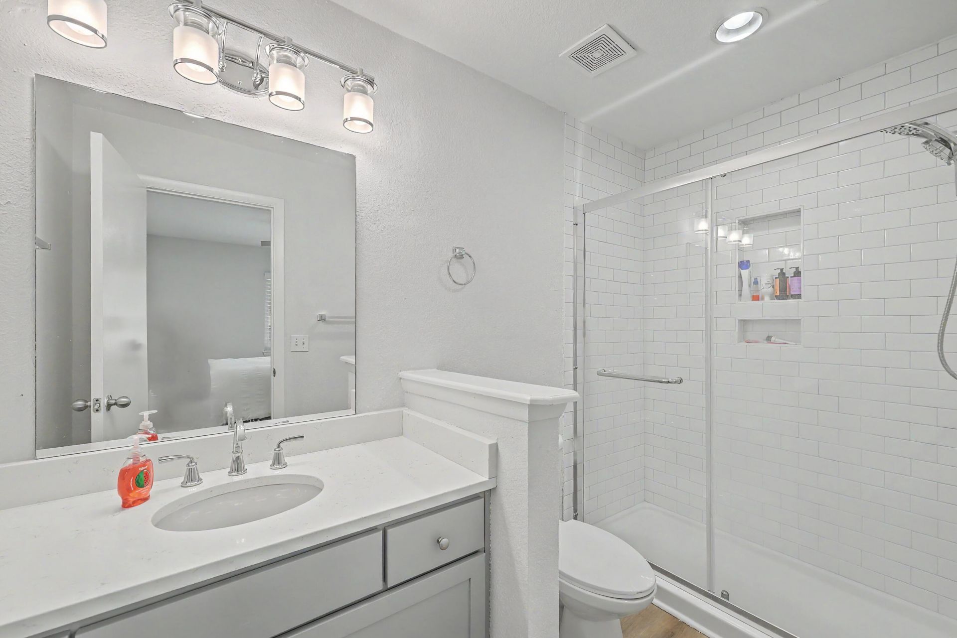 271 Alexandra Drive Photo 22