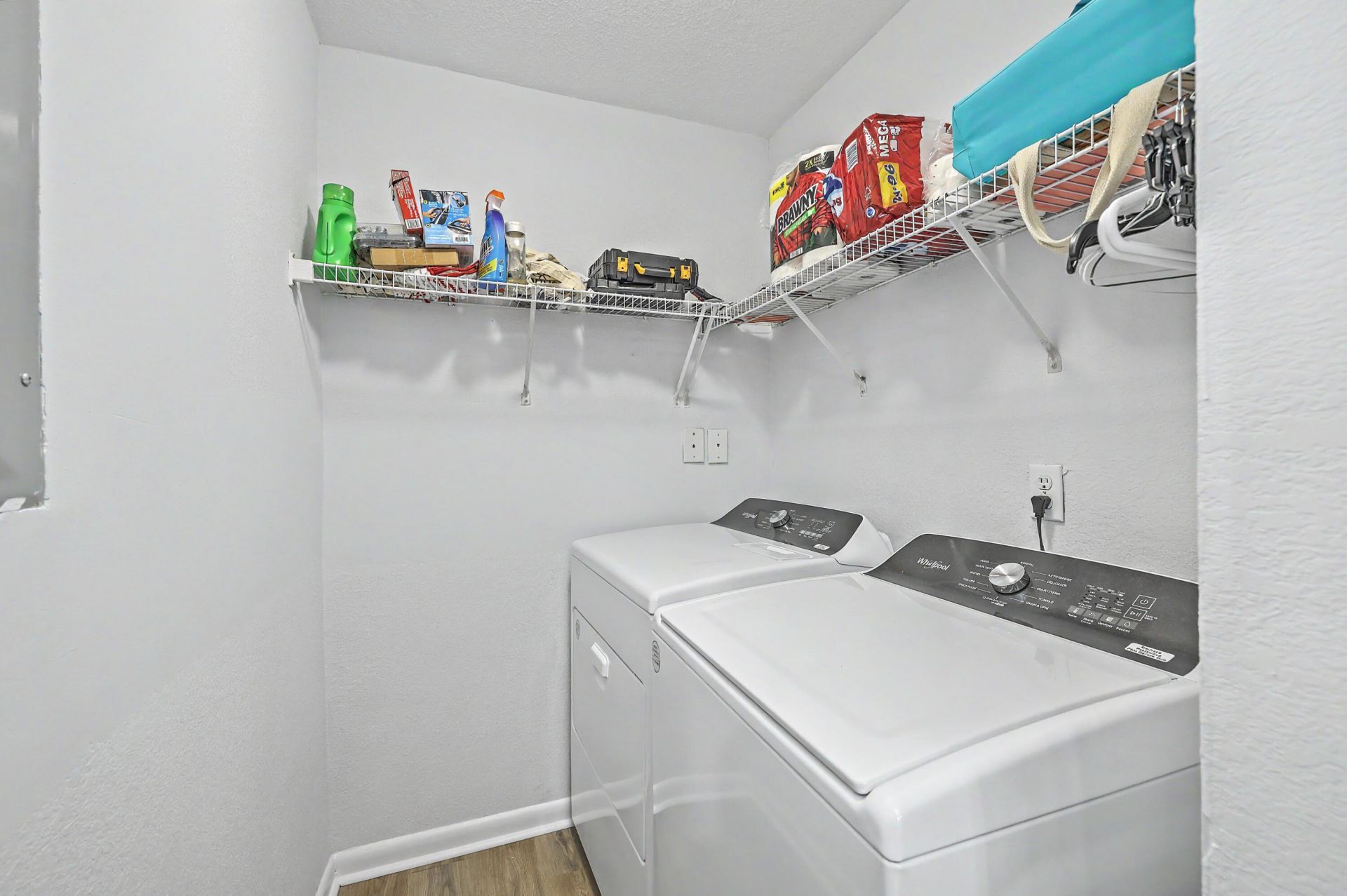 271 Alexandra Drive Photo 23