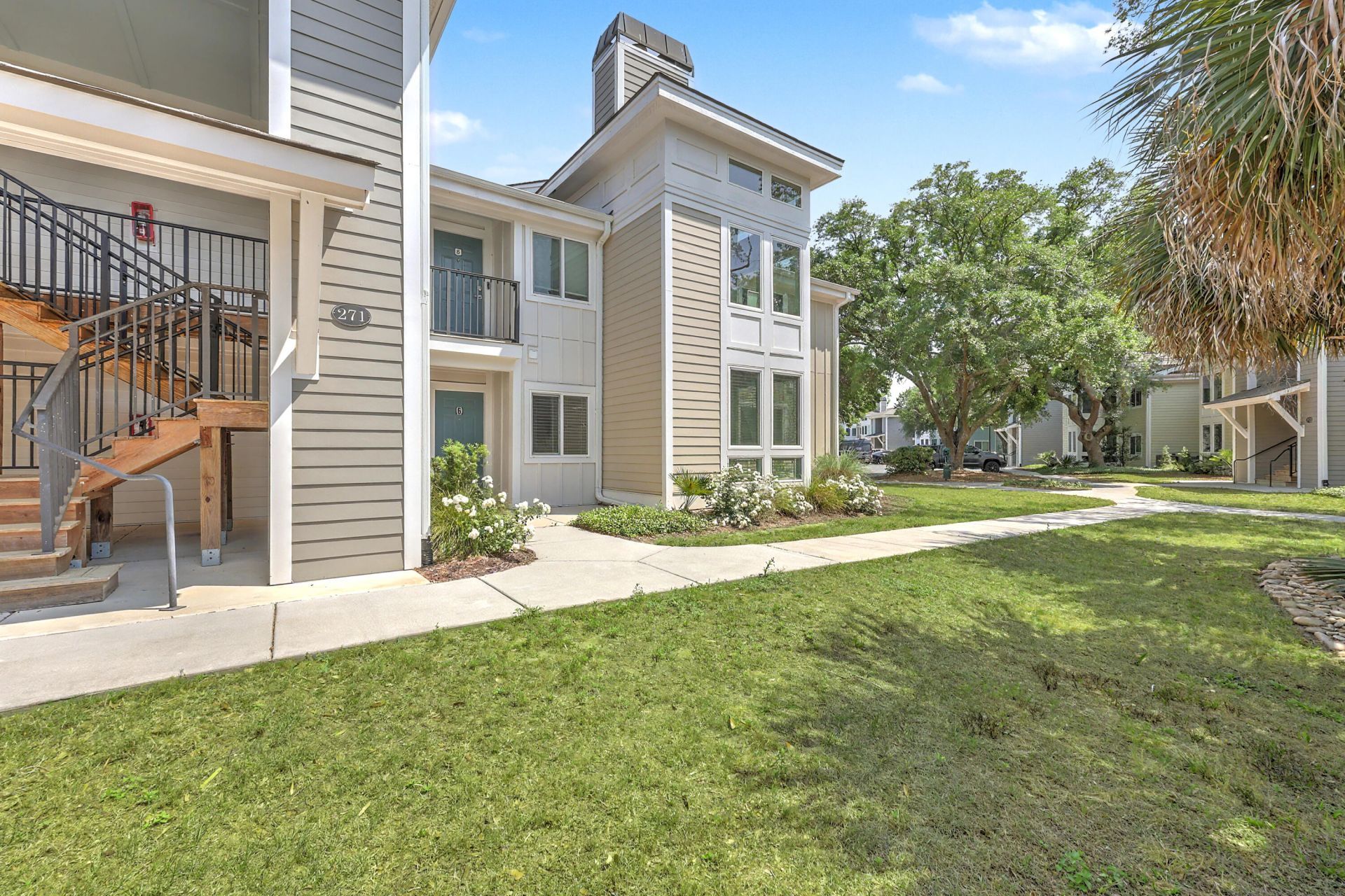 271 Alexandra Drive Photo 24