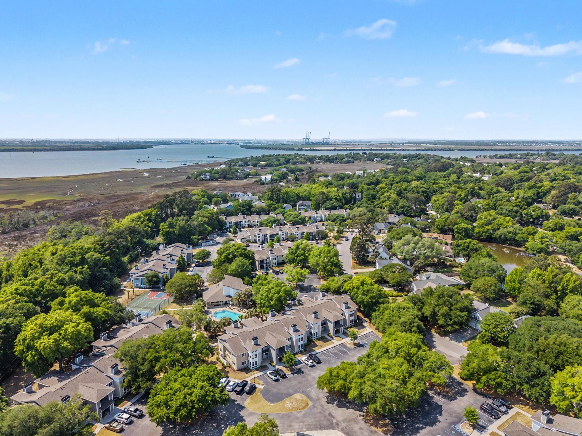 271 Alexandra Drive Photo 39