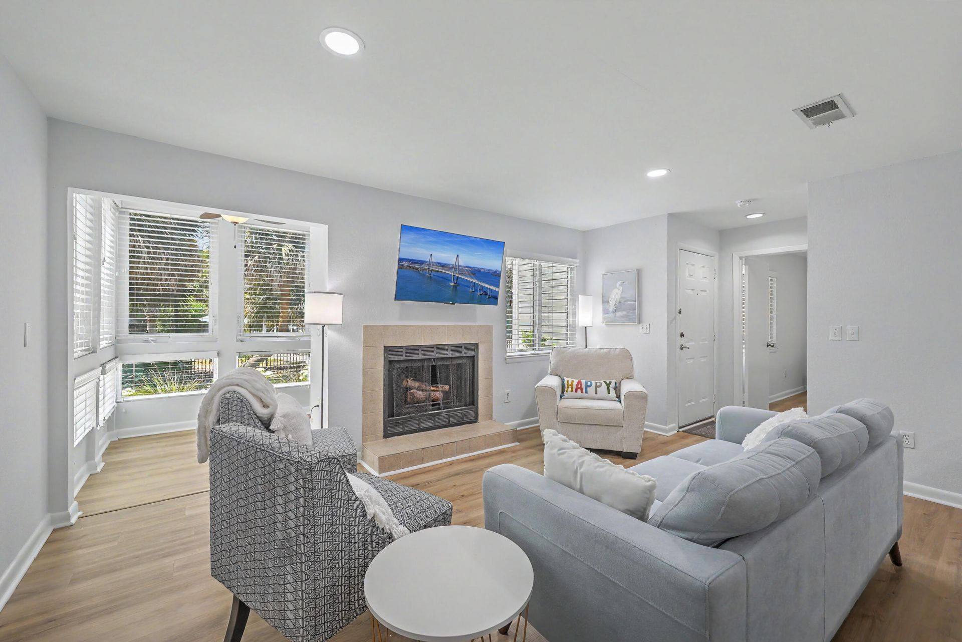 271 Alexandra Drive Photo 6