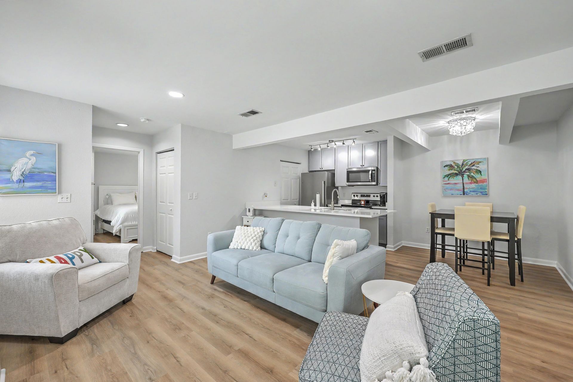 271 Alexandra Drive Photo 7