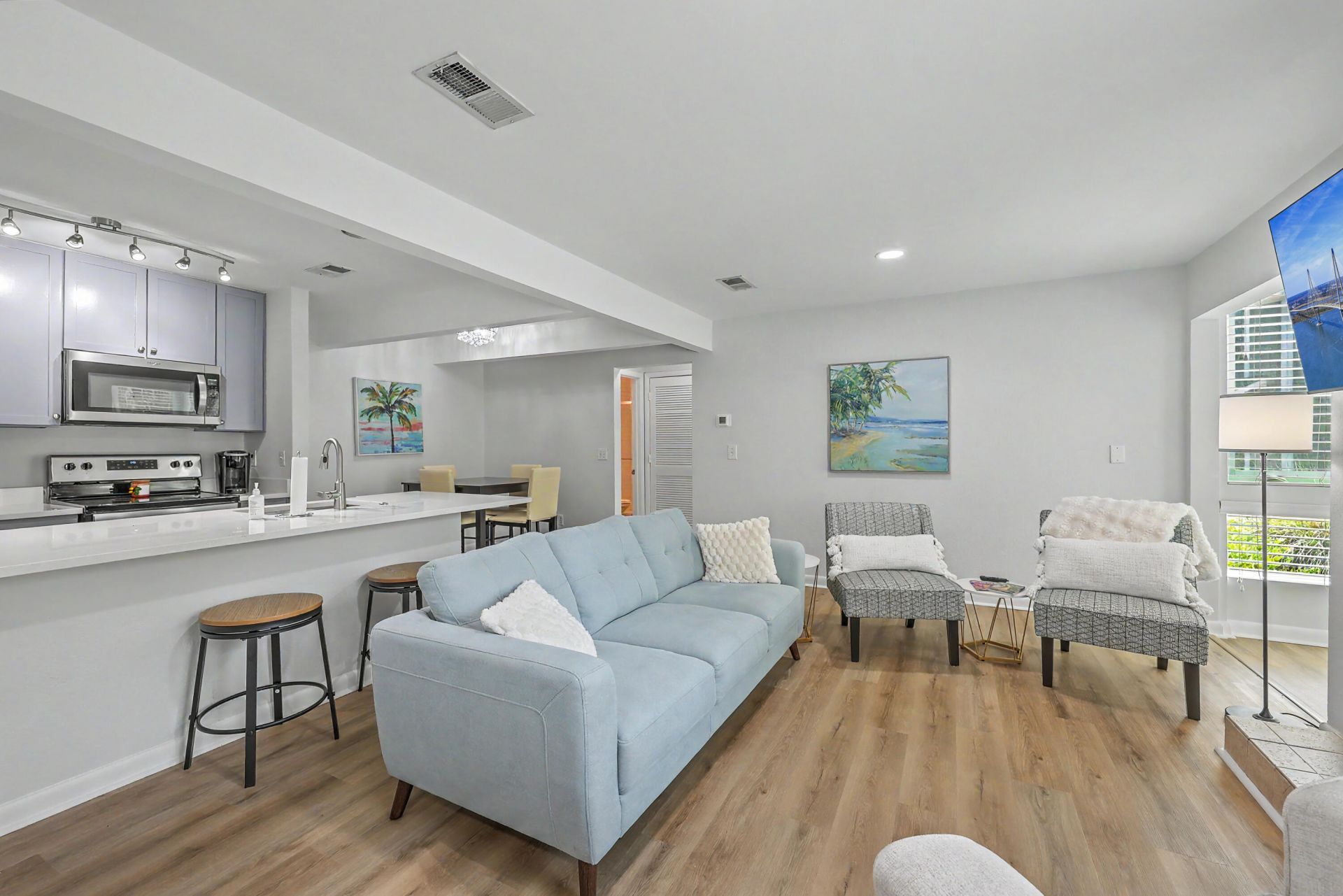 271 Alexandra Drive Photo 8