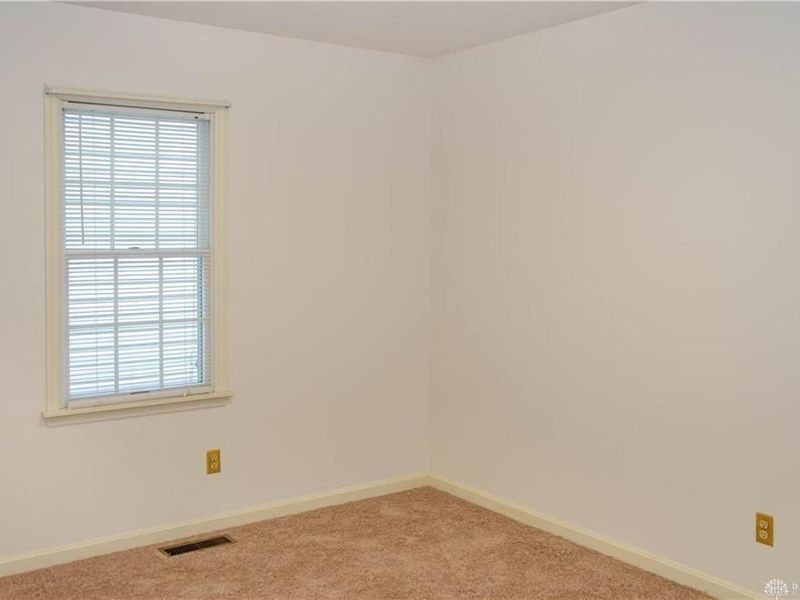 124 Pearce Place, Urbana, OH 43078 Photo 12