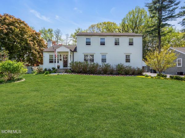 52 Thomas Avenue, Shrewsbury Boro, NJ 07702