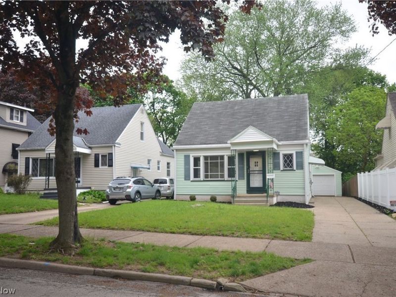 154 E Brookside Avenue, Akron, OH 44301 Photo 2