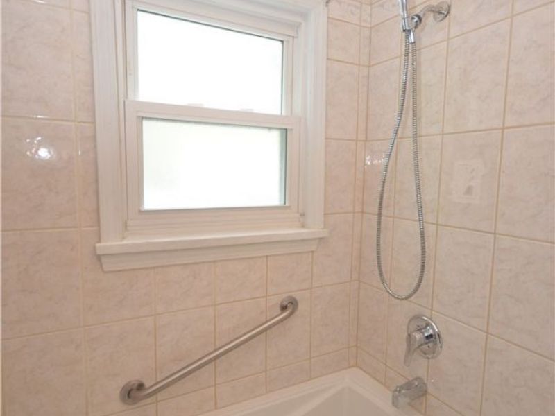 154 E Brookside Avenue, Akron, OH 44301 Photo 26