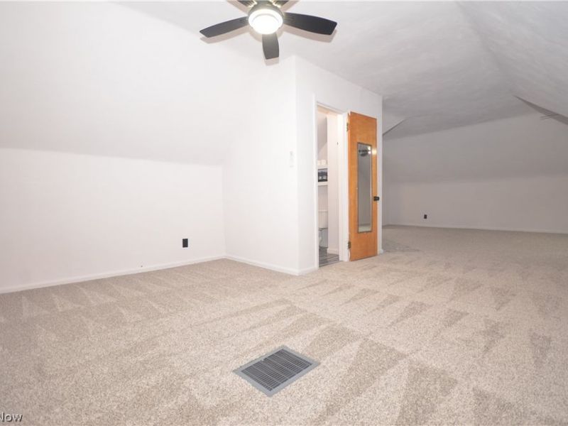 154 E Brookside Avenue, Akron, OH 44301 Photo 31