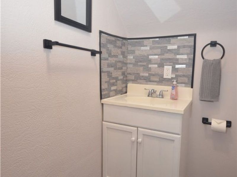 154 E Brookside Avenue, Akron, OH 44301 Photo 34