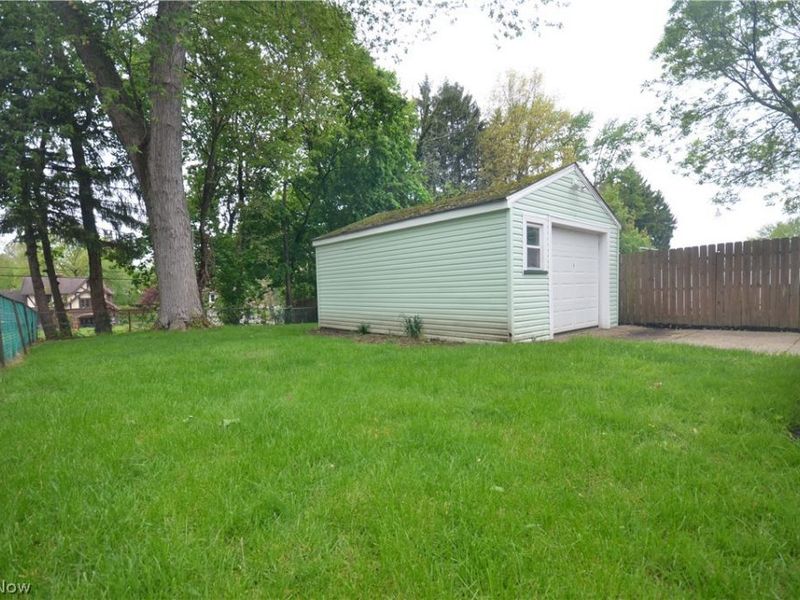 154 E Brookside Avenue, Akron, OH 44301 Photo 45