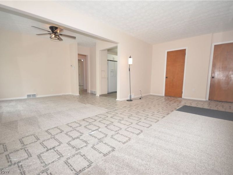 154 E Brookside Avenue, Akron, OH 44301 Photo 7