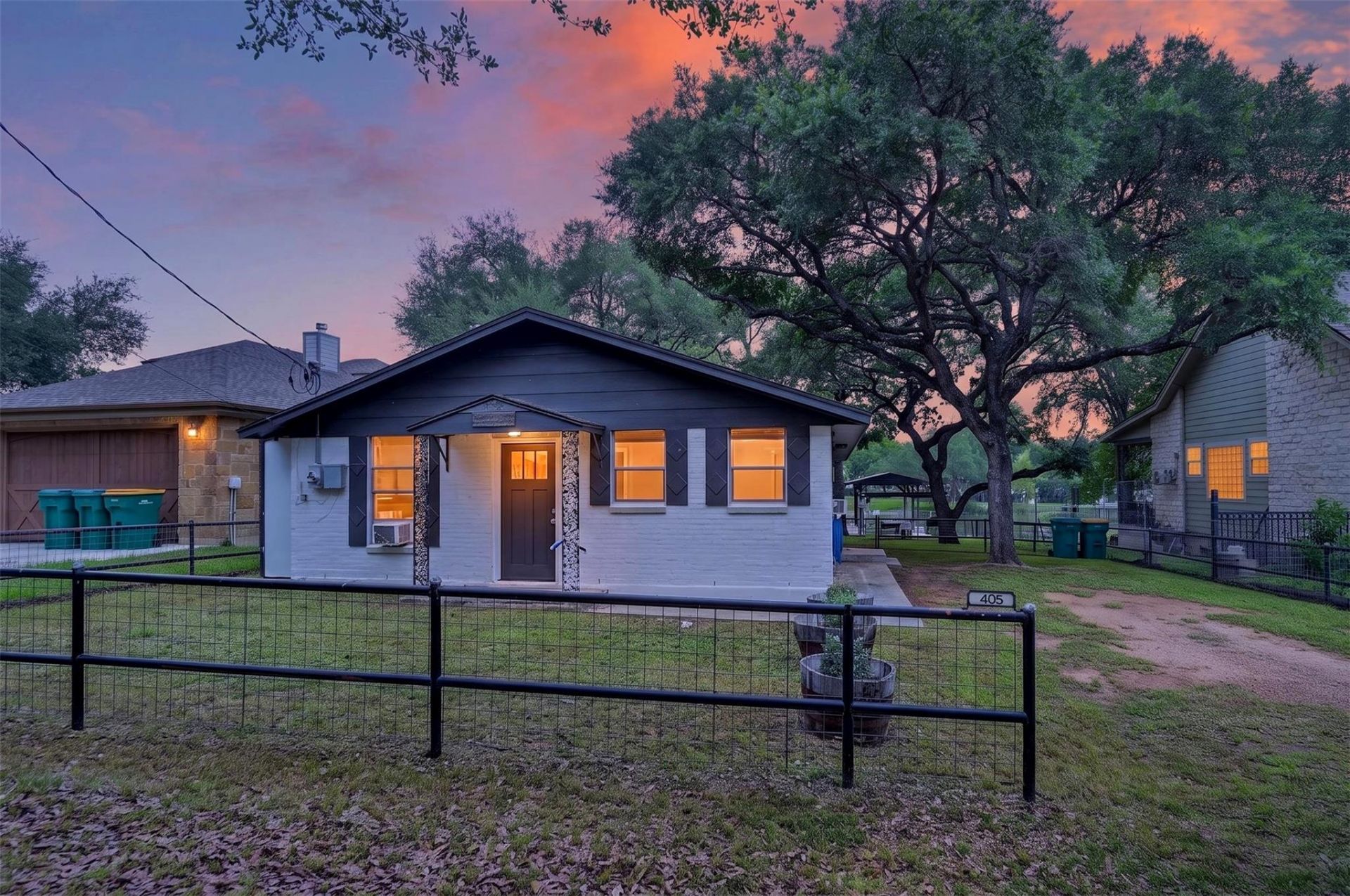 405 Robin Hood Ln, Granite Shoals, TX 78654 Main Photo