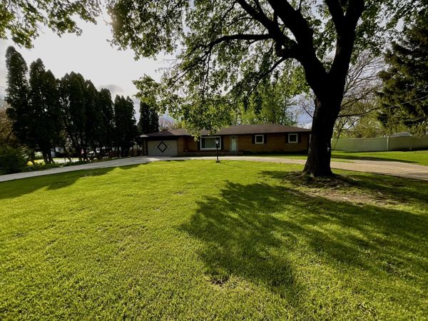 2443 shopiere Road, Beloit, WI 53511