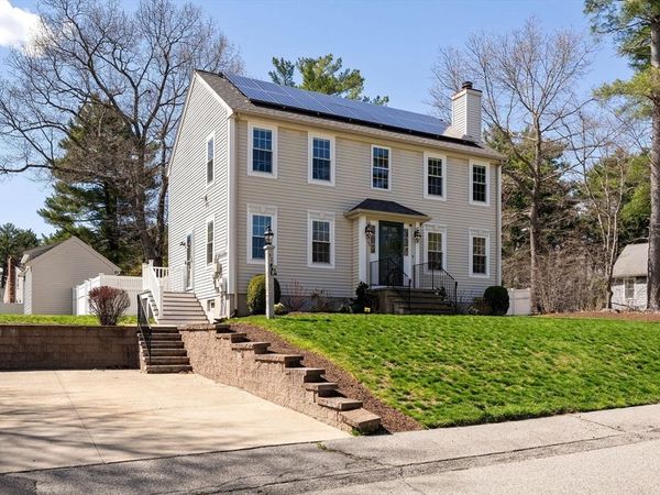 53 Mansfield St, Weymouth, MA 02190