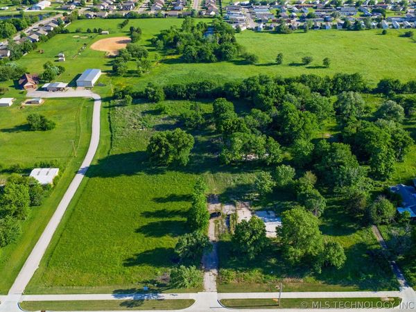 11702 116th Street North , Collinsville, OK 74021