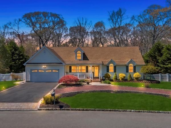 38 James Hawkins Road , Moriches, NY 11955