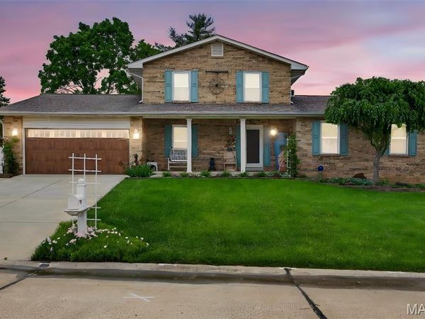 1422 Cobblestone Drive, St Charles, MO 63304
