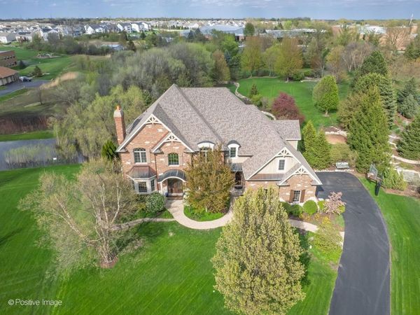 37W220 MISSION HILLS Drive , St. Charles, IL 60175