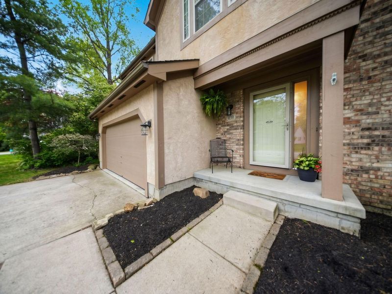 638 Ridenour Road, Columbus, OH 43230 Photo 3