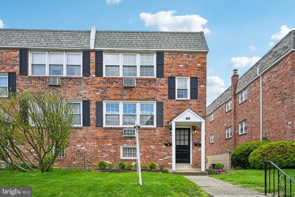 7810 Winston Road, Philadelphia, PA 19118 Main Photo