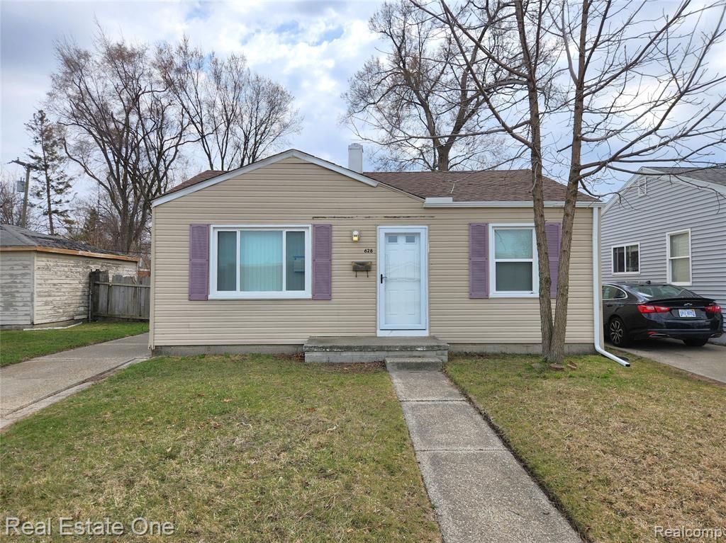 628 E Jarvis Avenue, Hazel Park, MI 48030 Main Photo