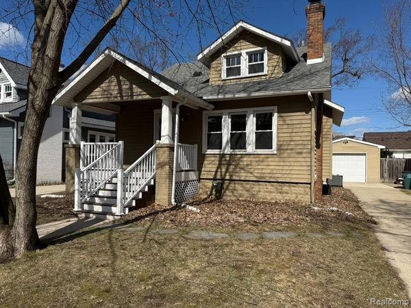 520 W Saratoga Street , Ferndale, MI 48220