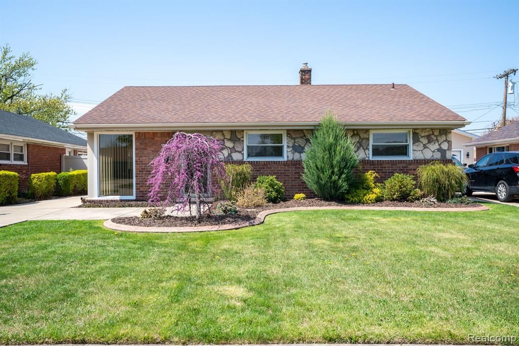 18580 Marsha Street, Riverview, MI 48193 Main Photo