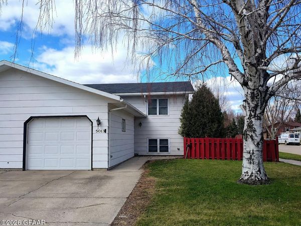 5013 4TH Avenue N, Grand Forks, ND 58203