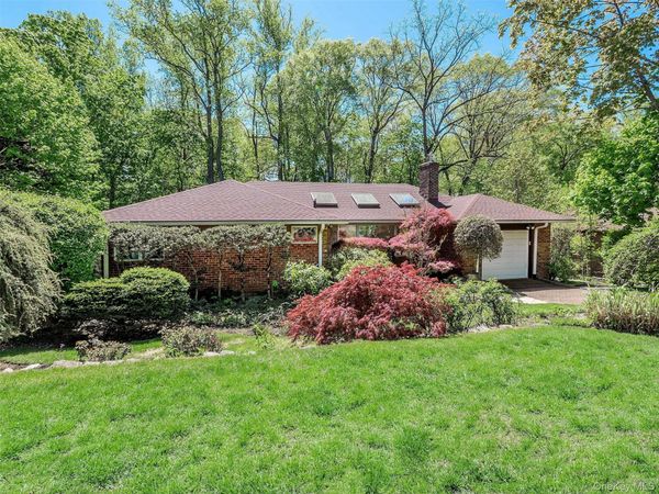 10 Jeannette Drive , Port Washington, NY 11050