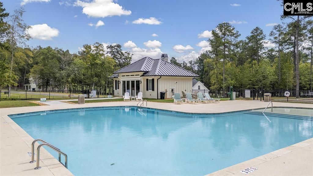 615 Misty Banks Drive Photo 4