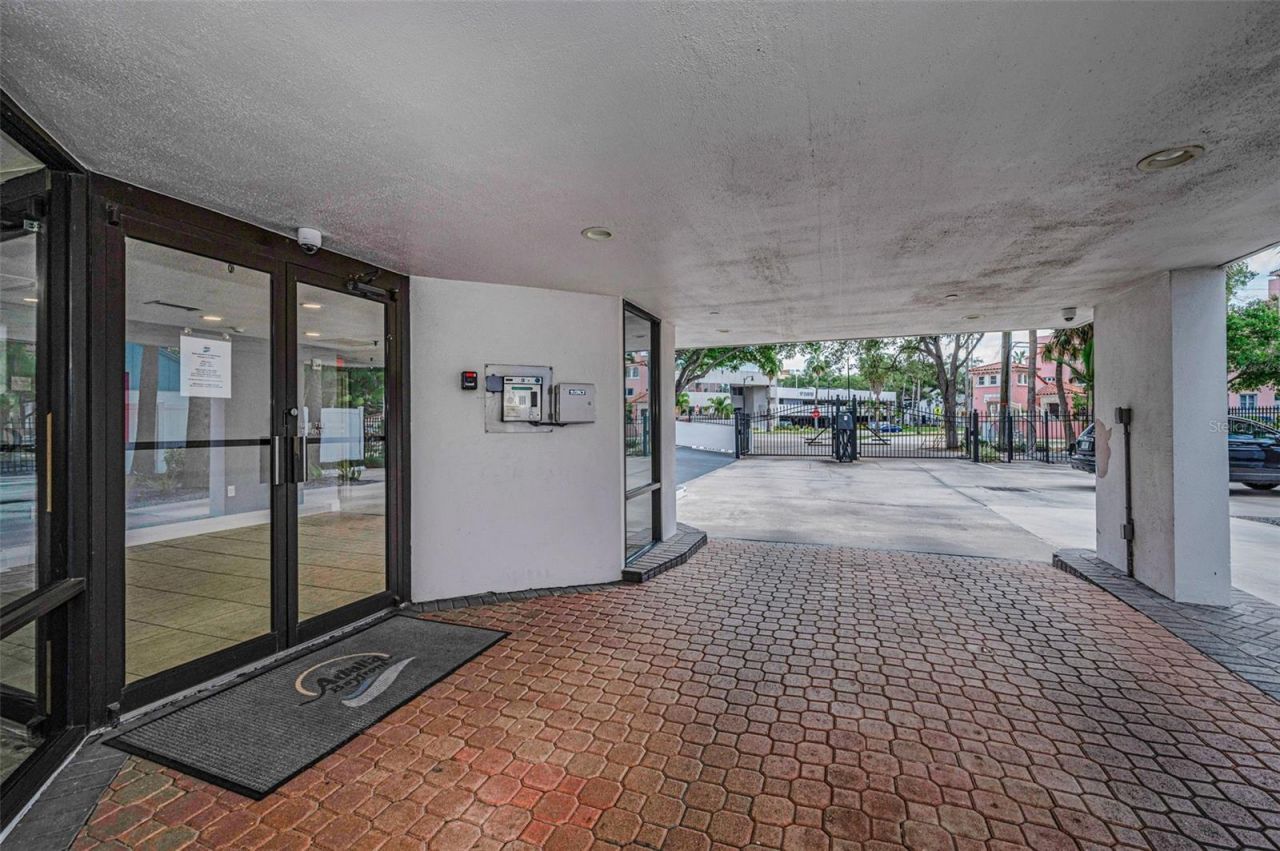 2 Adalia Avenue, Unit 605, Tampa, FL 33606 Photo