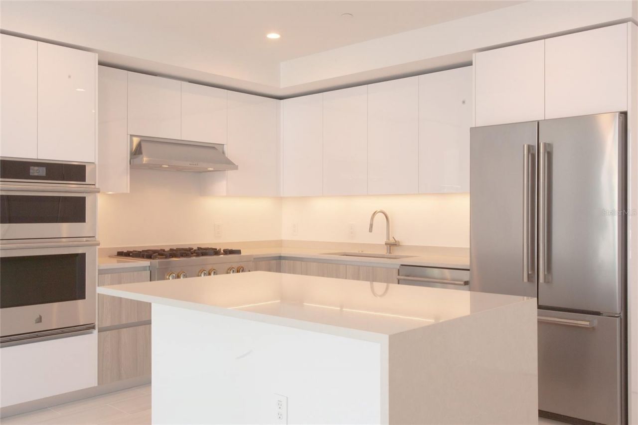 400 Central Avenue, Unit 1003, Saint Petersburg, FL 33701 Photo