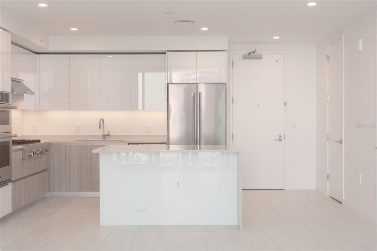 400 Central Avenue, Unit 1003, Saint Petersburg, FL 33701 Photo
