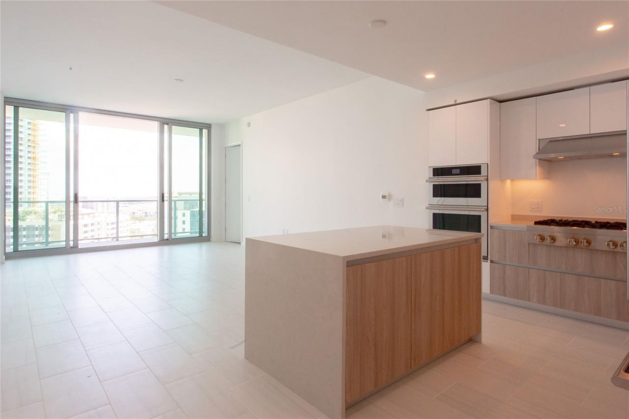 400 Central Avenue, Unit 1003, Saint Petersburg, FL 33701 Photo