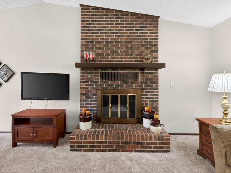 2040 Tuckaway Court, Columbus, OH 43228 Photo 11