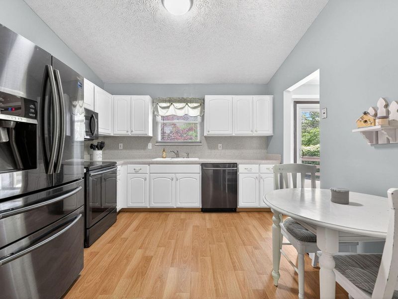 2040 Tuckaway Court, Columbus, OH 43228 Photo 19