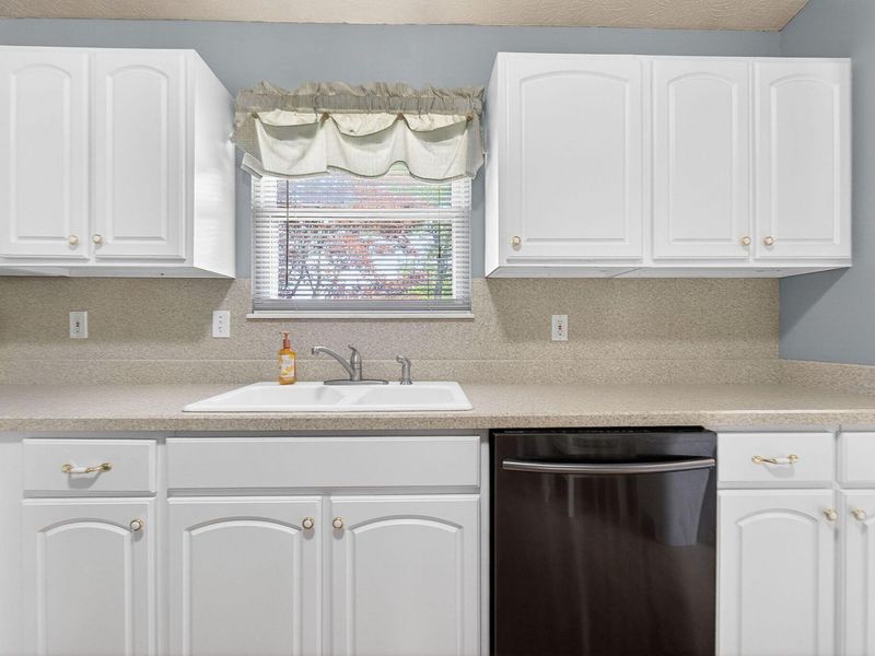2040 Tuckaway Court, Columbus, OH 43228 Photo 20
