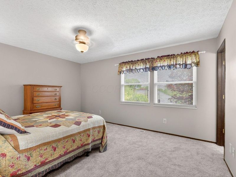 2040 Tuckaway Court, Columbus, OH 43228 Photo 22