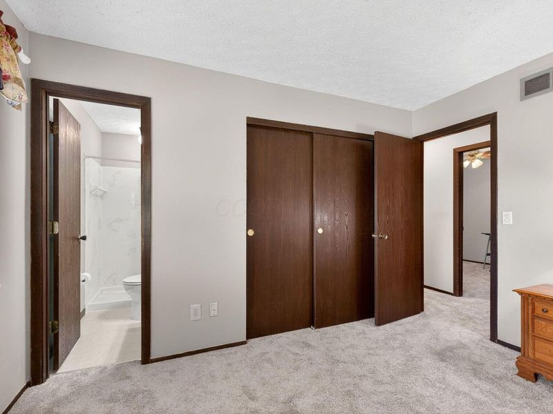 2040 Tuckaway Court, Columbus, OH 43228 Photo 25
