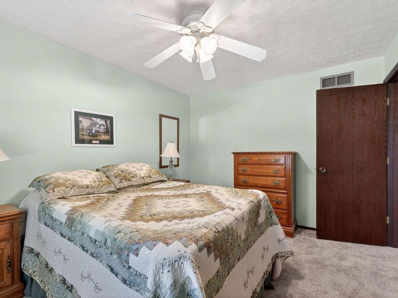 2040 Tuckaway Court, Columbus, OH 43228 Photo 30