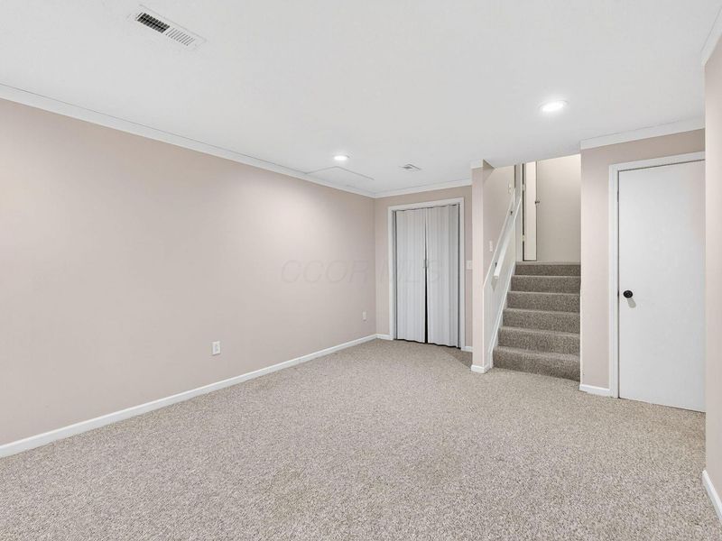 2040 Tuckaway Court, Columbus, OH 43228 Photo 38