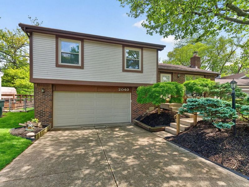 2040 Tuckaway Court, Columbus, OH 43228 Photo 4