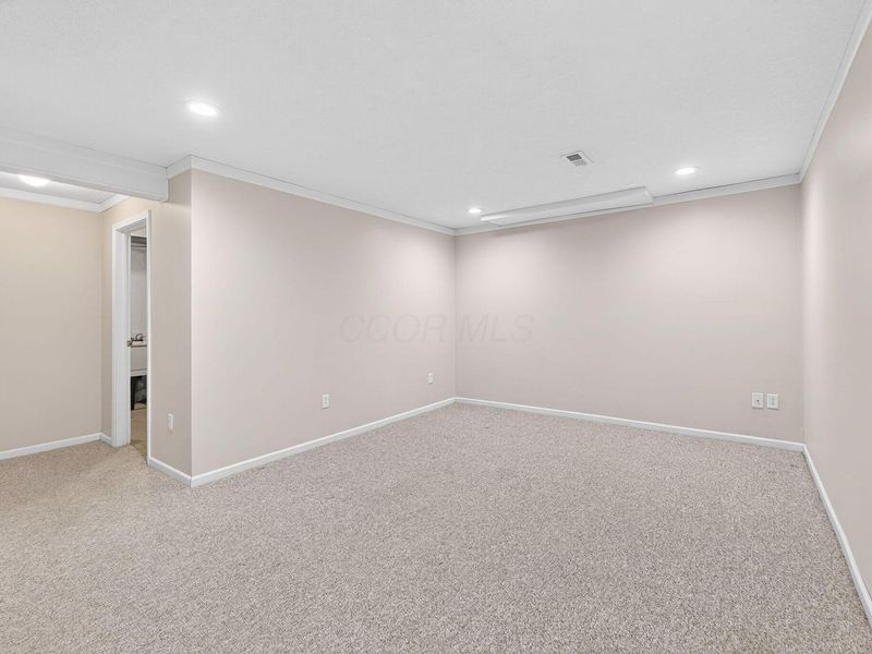 2040 Tuckaway Court, Columbus, OH 43228 Photo 40