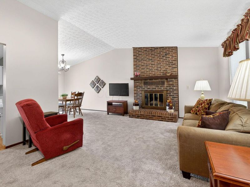 2040 Tuckaway Court, Columbus, OH 43228 Photo 9