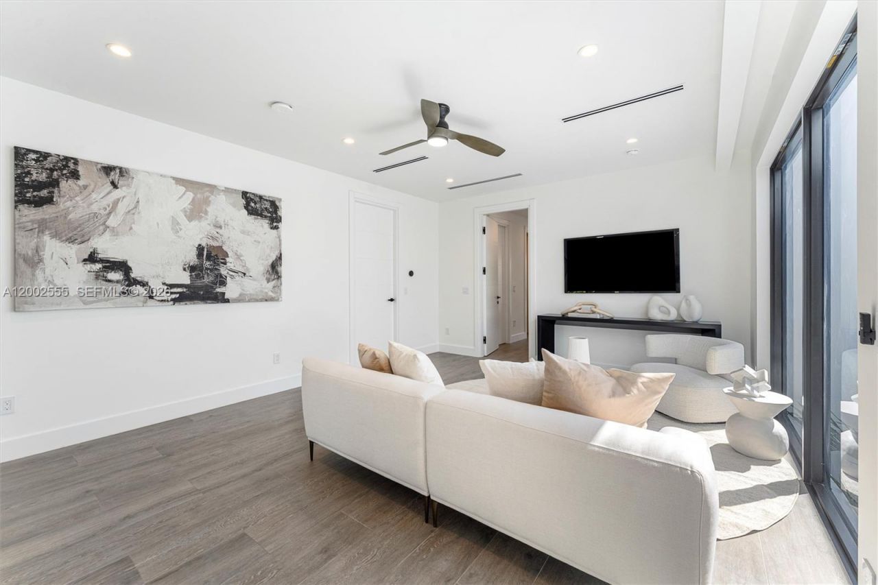 1122 NE 10th Ave , Unit B, Fort Lauderdale, FL 33304 Photo